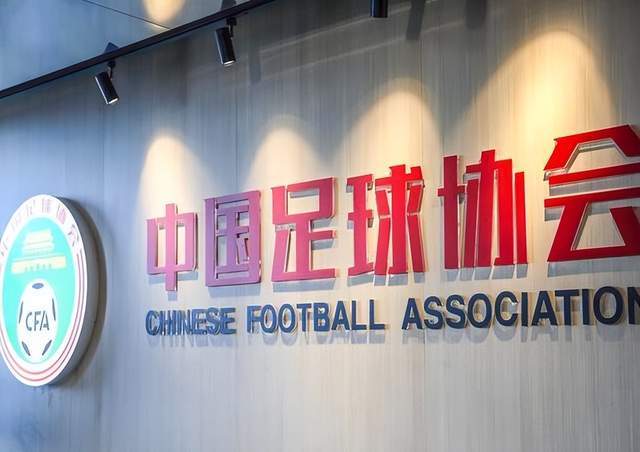 我们的职业, 啼笑皆非的, 社交媒体上