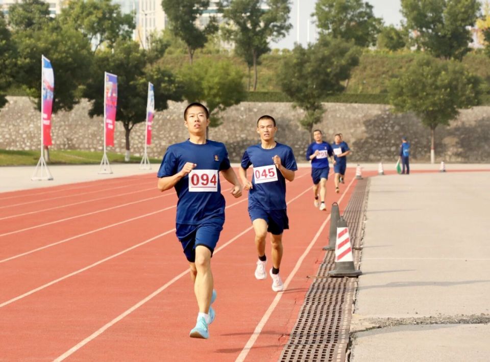 定了坚实的, src 定了坚实的, src